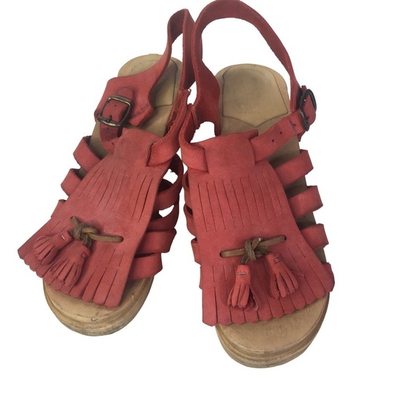 Swedish fringe wooden sandals red size 6 heeled leather - Picture 1 of 7